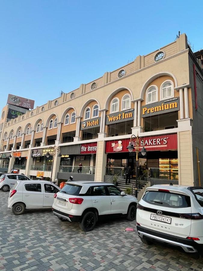 Hotel West Inn Premium Kharar Exteriér fotografie