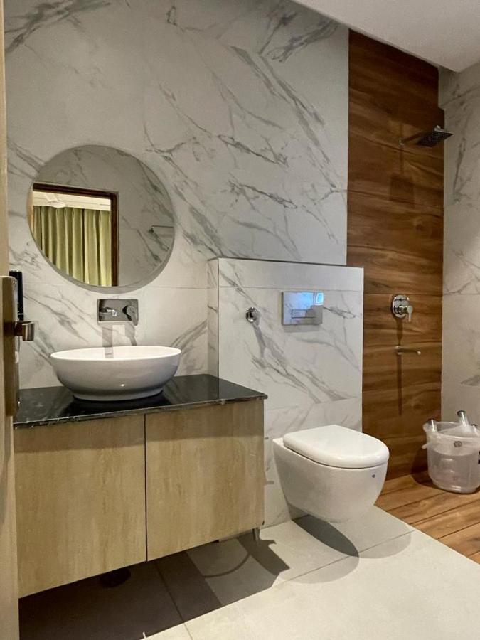 Hotel West Inn Premium Kharar Exteriér fotografie