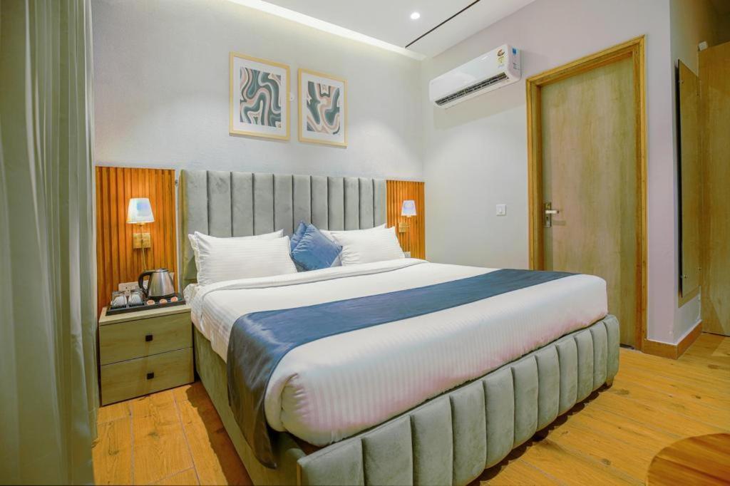 Hotel West Inn Premium Kharar Exteriér fotografie
